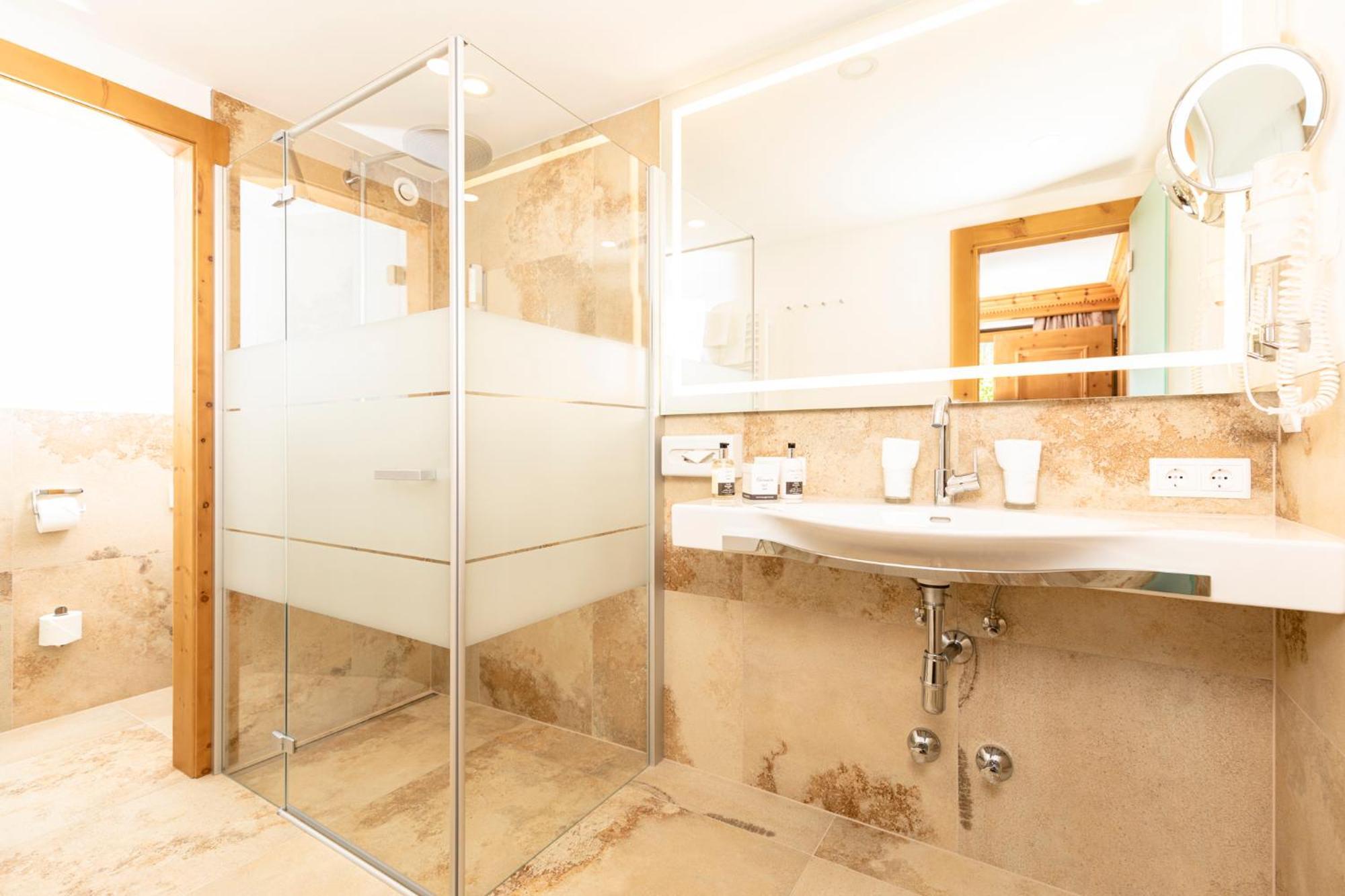 Der Boeglerhof - Pure Nature Spa Resort ألباخ الغرفة الصورة